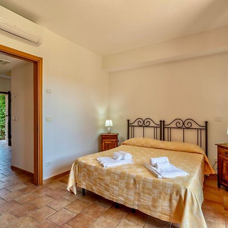 Isa - Residence With Swimming Pool In Sorano, Apartments With Air Conditioning And Private Outdoor Area Sorano (Grosseto) Exterior foto