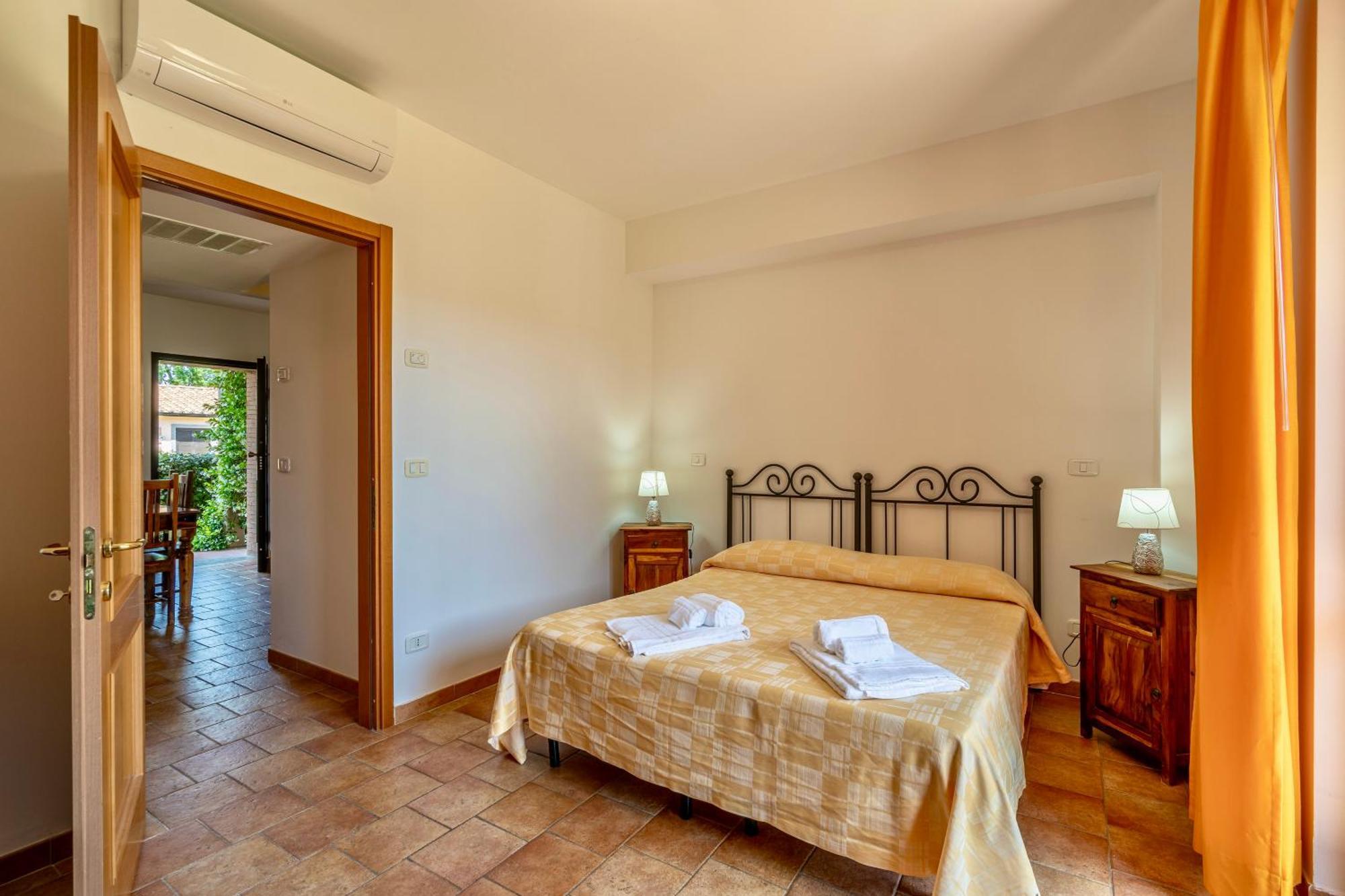 Isa - Residence With Swimming Pool In Sorano, Apartments With Air Conditioning And Private Outdoor Area Sorano (Grosseto) Exterior foto
